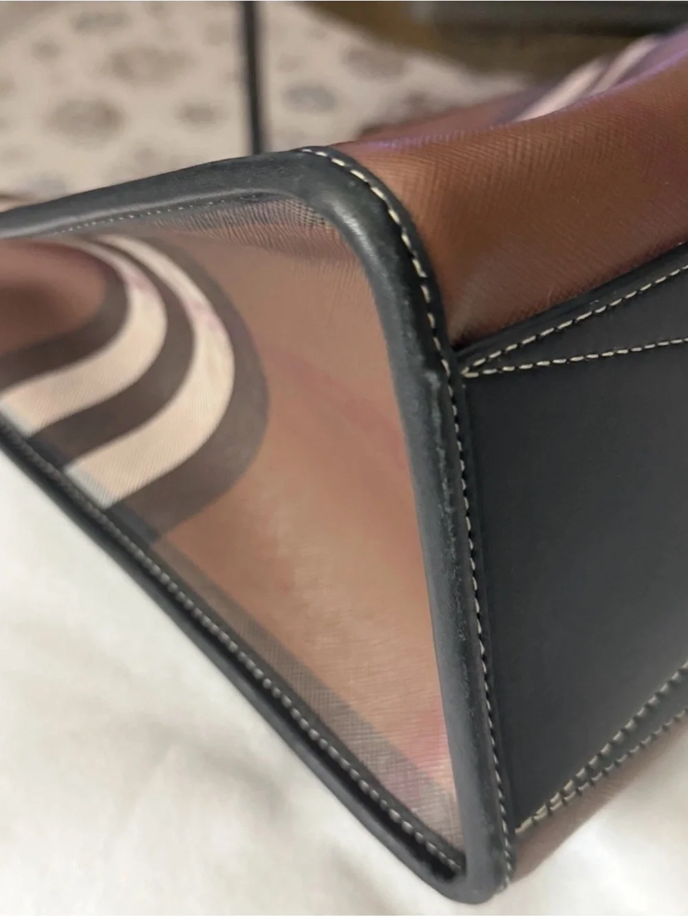 Burberry Denny Tote Bag in Dark Birch Brown Detachable Strap , Books, Carry- on